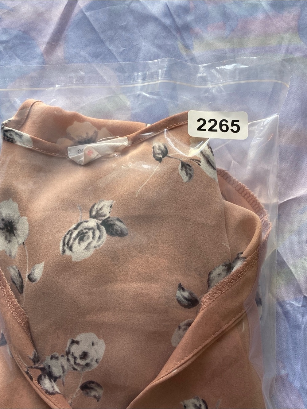 Vintage 90s Sienna Sky Floral Peplum V‑Neck Blouse in Dusty Pink - Picture 12 of 12